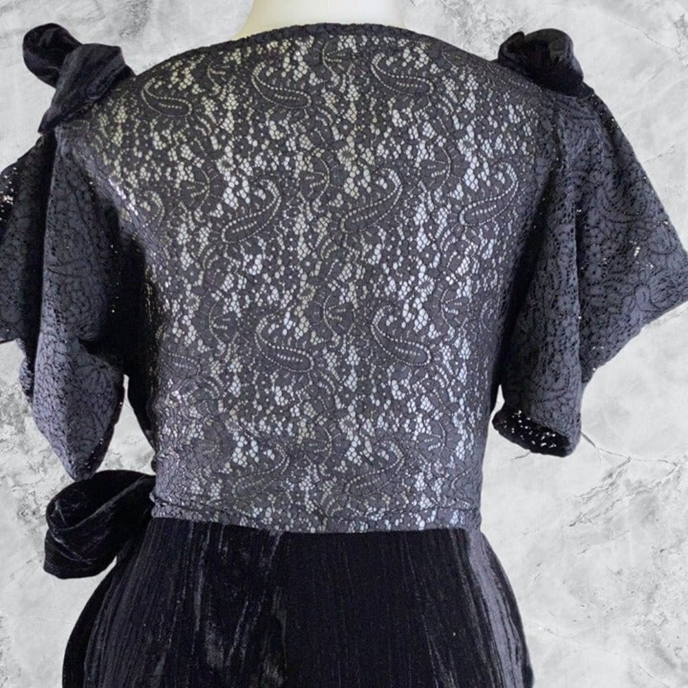 TULAROSA Cher V-neck Velvet Jumpsuit - Black - Picture 8 of 10